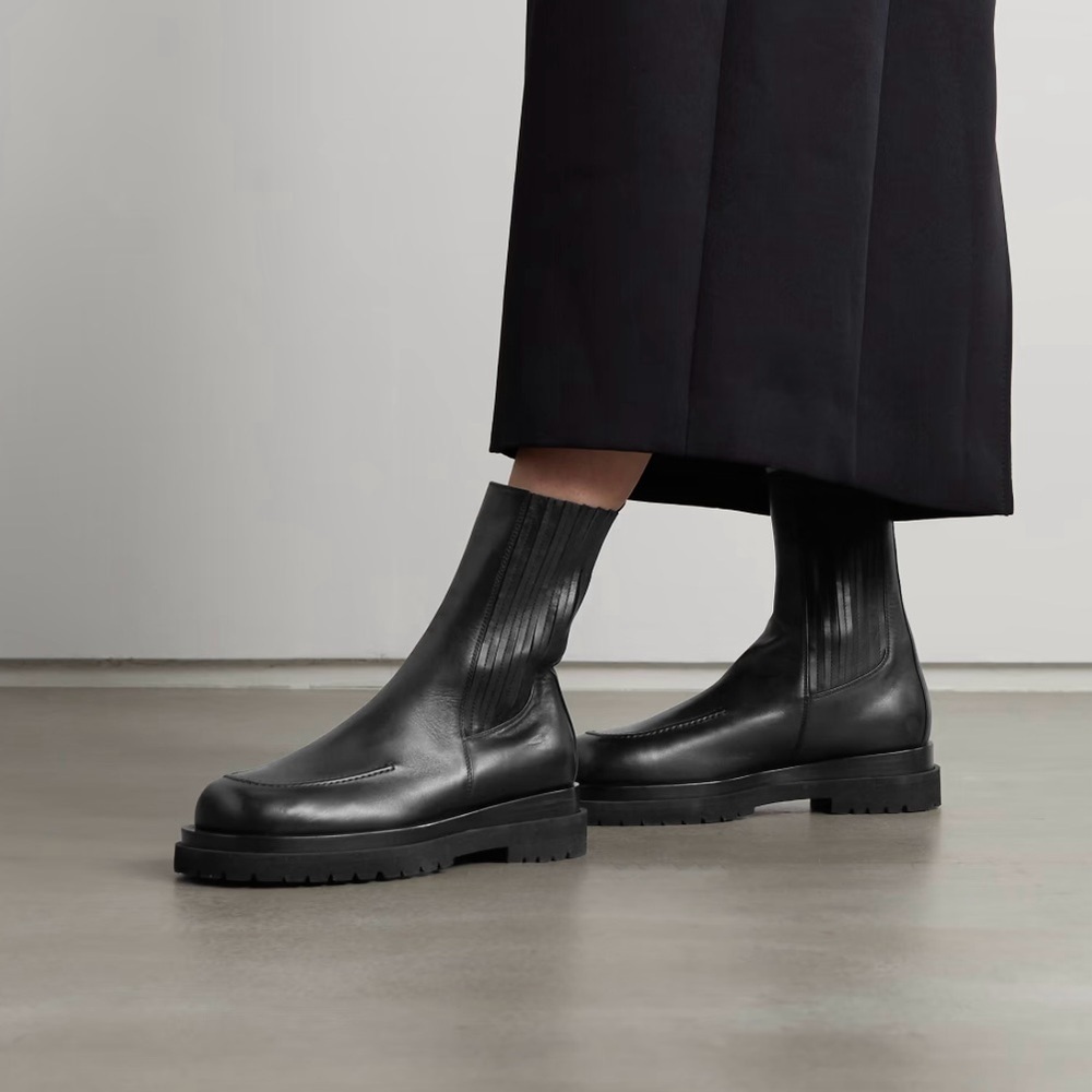 Magda Butrym Lug Sole Chelsea Combat Boots Black Leather Size 40.5 Casual